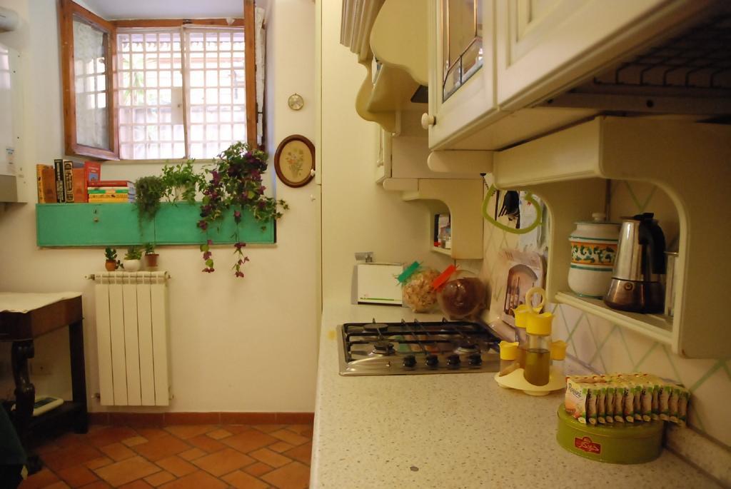 Jessy'S Rooms Рим Екстер'єр фото